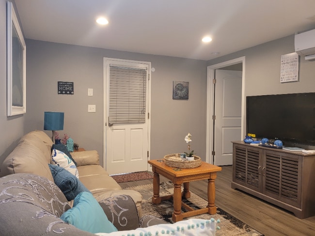 Building Photo - 248 Bluefield Ave