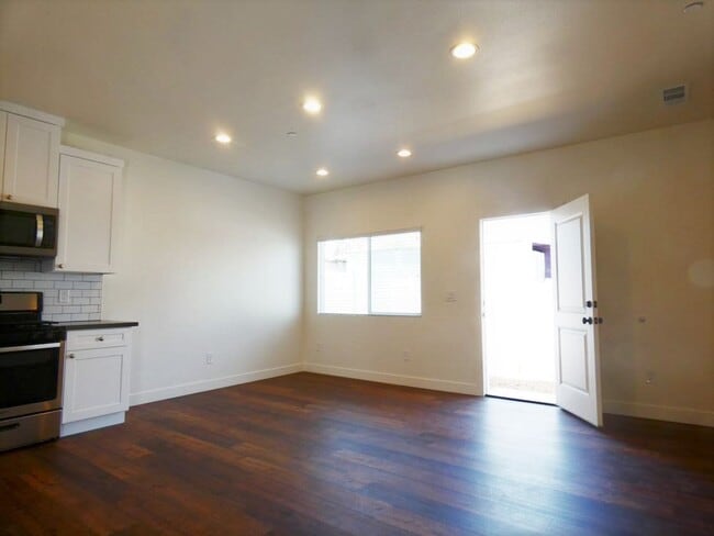 Photo - CY5385 Unit 5381