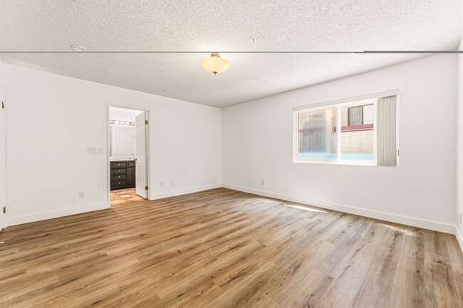 Photo - 345 N Kenwood St Unit 345 N Kenwood St APT 106