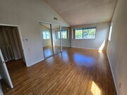 Photo - Spacious 3-Bedroom, 2.5-Bath Townhome in Desirable La Jolla