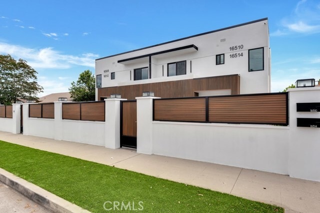 Photo - 16510 San Fernando Mission Blvd Townhome