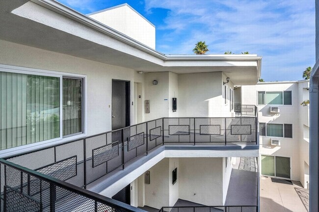 Photo - North of Sunset, Large 1 bed unit Unit 14