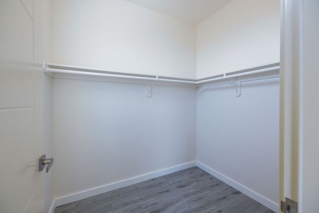 Photo - 1130 1/2 West 39th Street