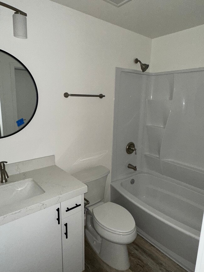 Photo - 256 B Ave