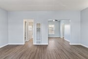 Photo - 2010 Pine Ave Unit 06