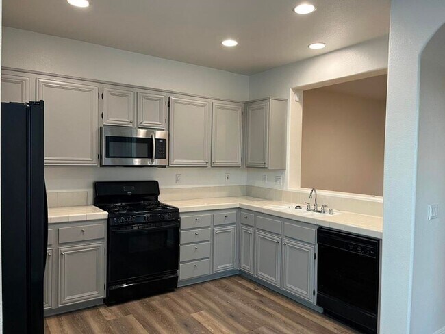 Photo - 4Bed/2.5Bath Home in the Brisbane complex~ Brisbane