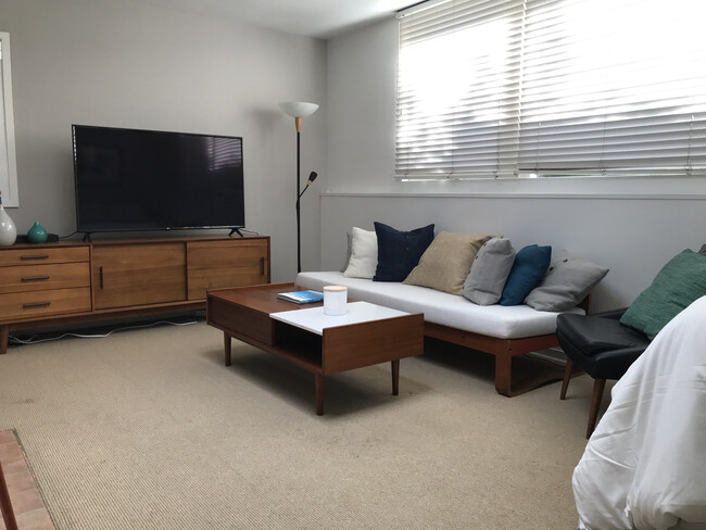 Building Photo - 345 Amalfi Dr Unit Studio A