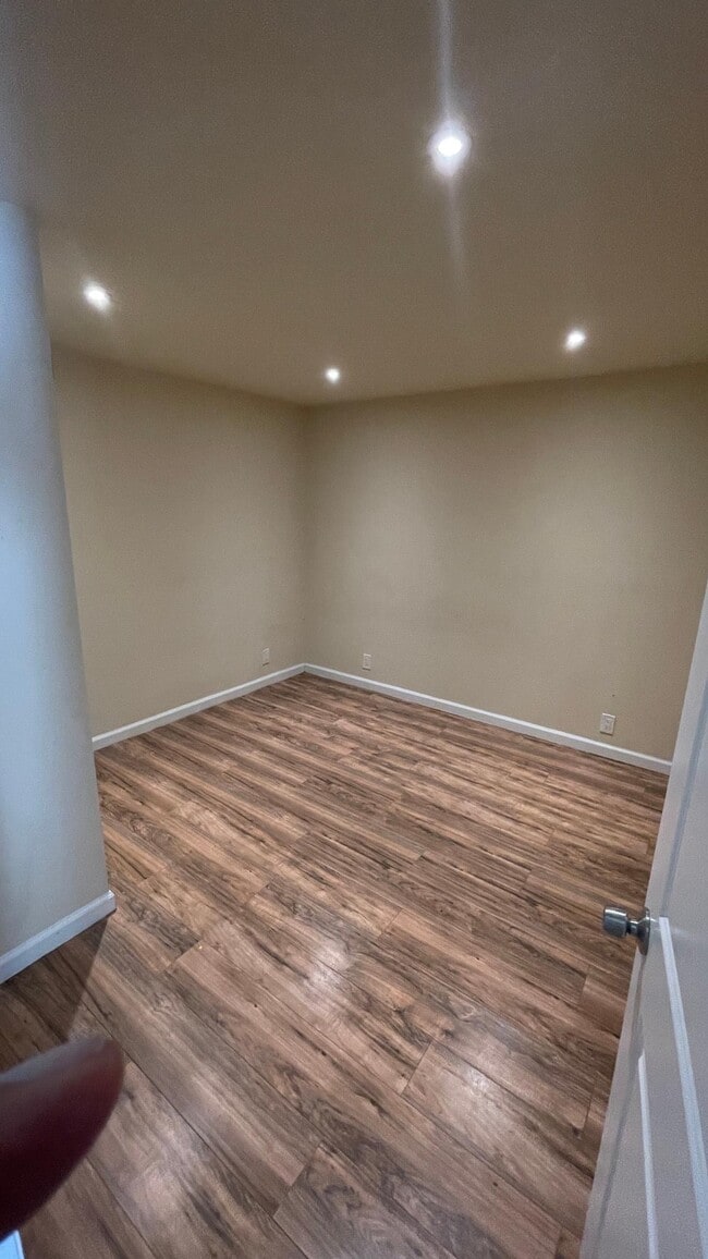 Photo - 54005 Pine Crest Ave