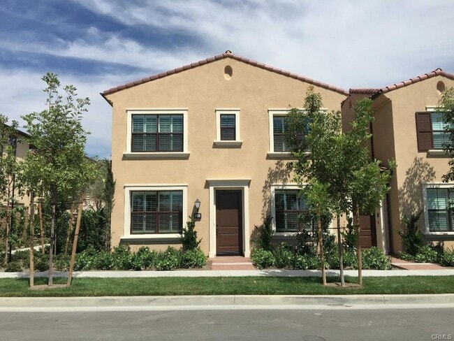 Building Photo - 2bd/2.5ba two car garage end unit condo in Orchard Hill Irvine for rent