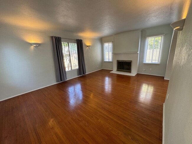 Photo - 1344 S Hudson Ave Unit 1344