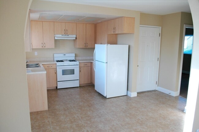 Photo - 951 W Summerland Ave Unit 2