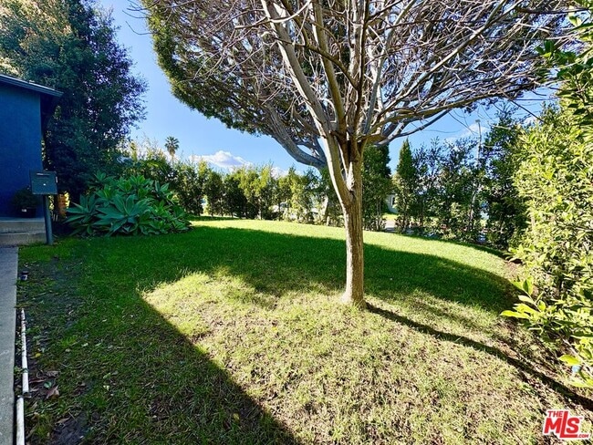 Photo - 2850 Delaware Ave