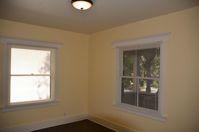 Building Photo - 47 N Allen Ave Unit 1 Rental