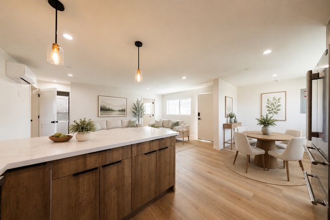 Building Photo - LUXURY in Prime Culver City Unit #5935 1/2