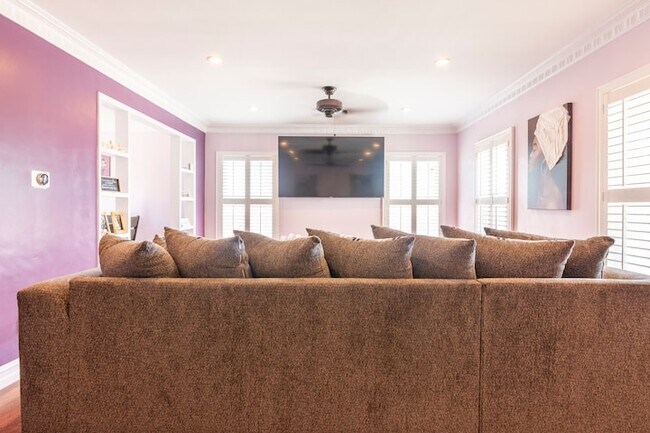 Photo - 6016 S Fairfax Ave