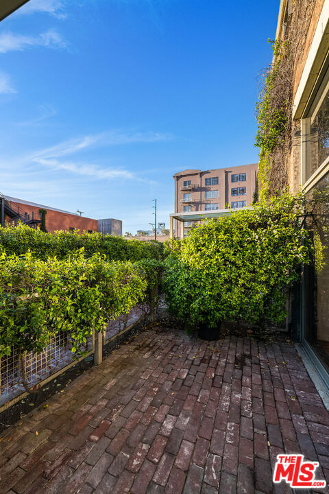 Photo - 1850 Industrial St Unit 106