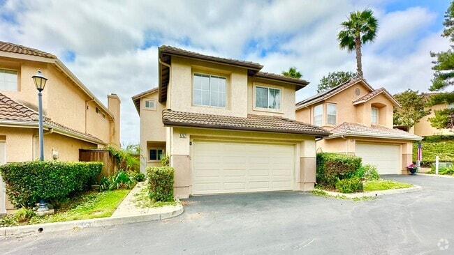 Building Photo - Beautifully Updated and Upgraded Two-Story... Rental