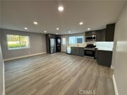 Photo - 25719 Walnut St