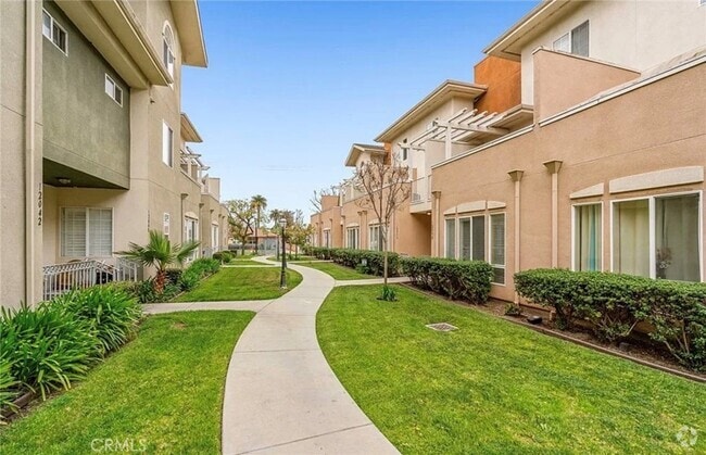 Building Photo - 12056 S Broadway-12056 Unit 12056 Rental