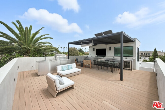 Photo - 1126 Broadway