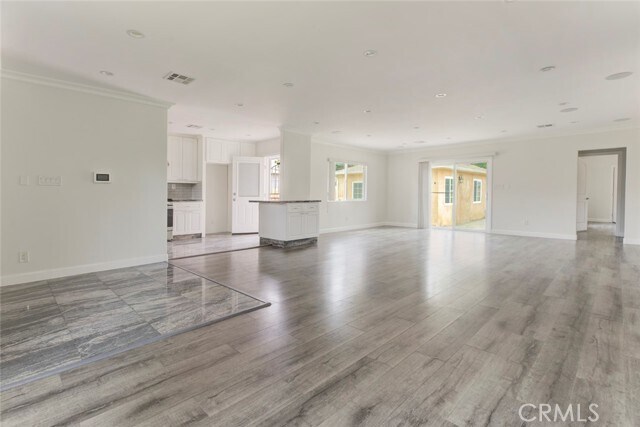 Photo - 6863 Yarmouth Ave