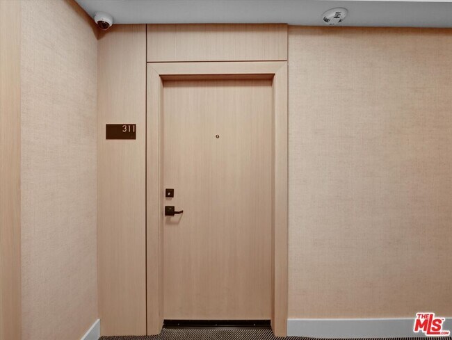 Photo - 999 N Doheny Dr Unit 311