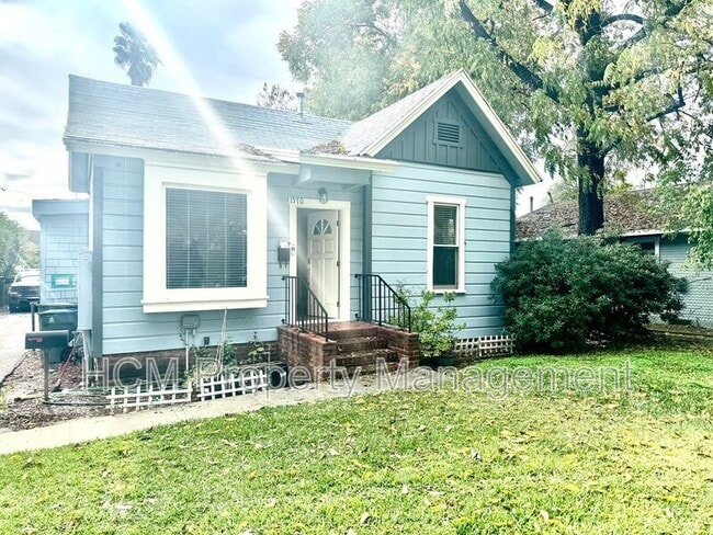 Photo - 1570 Locust St