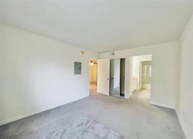 Building Photo - 21500 Burbank Blvd Rental
