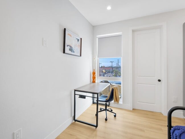 Photo - 3105 Normandie Avenue Unit 3105 A4-2
