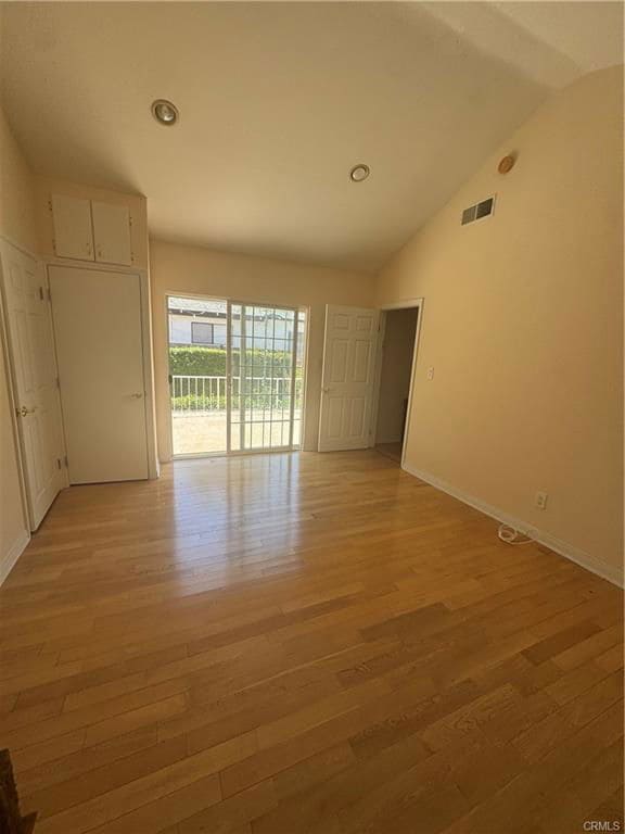 Photo - 5118 Newcastle Ave