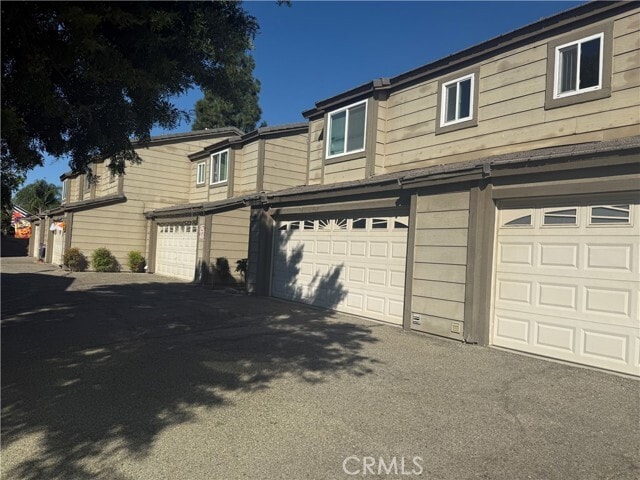 Photo - 1175 E 9th St