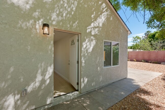 Photo - 7916 Etiwanda Ave