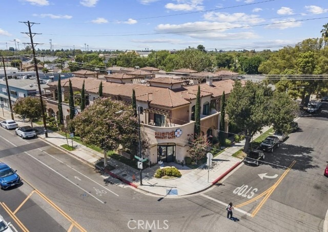 Building Photo - 201 N Reese Pl Unit 203