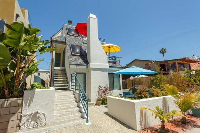 Photo - 812 Liverpool Ct