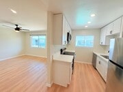 Photo - 328 S Weitzel St Apartment