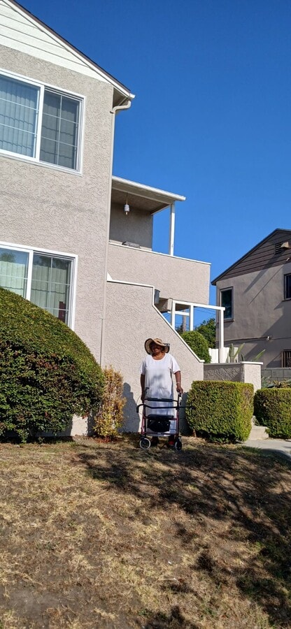 Photo - 10612 S Van Ness Ave Townhome