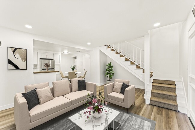 Building Photo - 4329 Van Nuys Blvd Unit 2