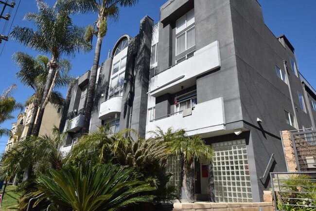 Building Photo - 11315 Moorpark St Unit 101 Rental