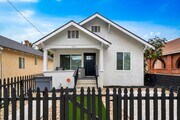 Photo - 1026 W 3rd St House