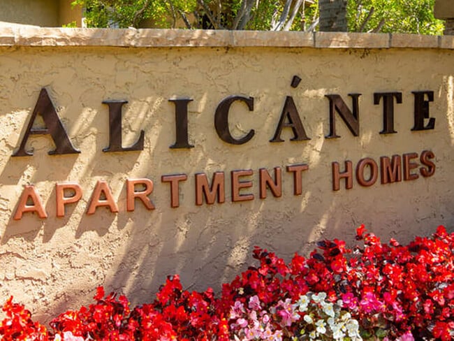 Building Photo - Elan Alicante La Costa