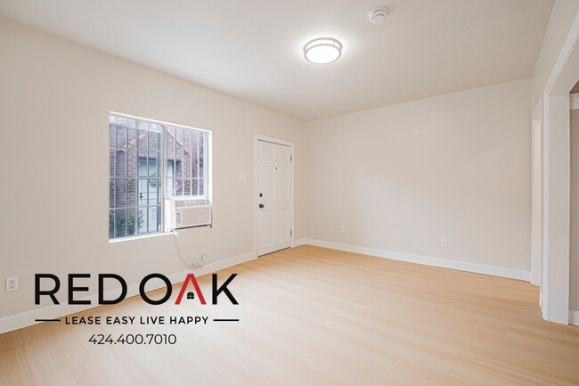 Building Photo - 638 E 82nd St Unit 638