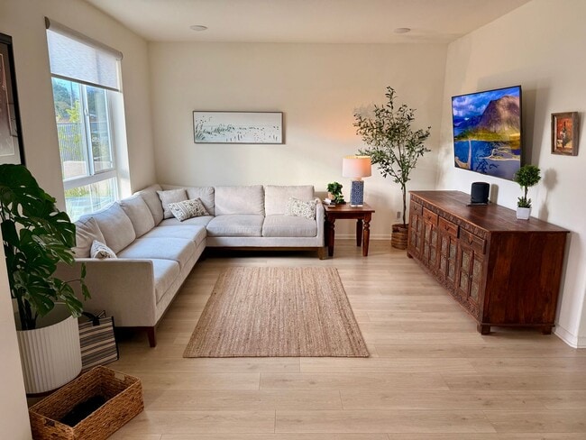 Photo - 1052 Kendale Wy