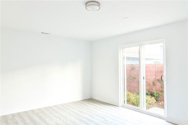 Photo - 14622 Vanowen St