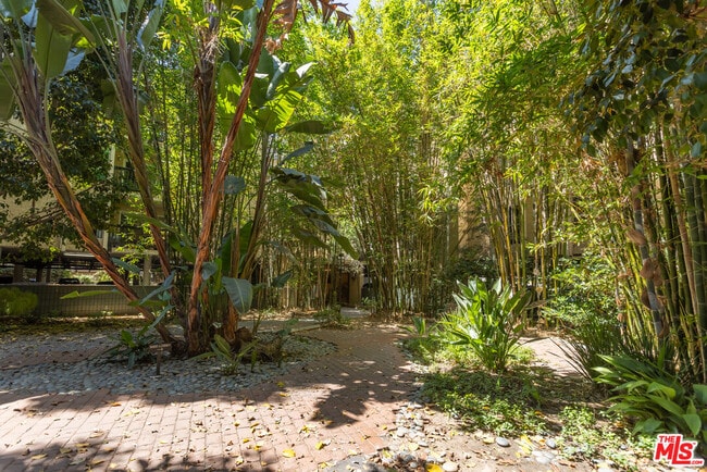 Photo - 5213 Raintree Cir