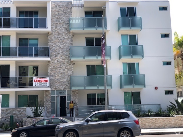 Building Photo - 4600 Coldwater Canyon Ave Unit 102 Rental