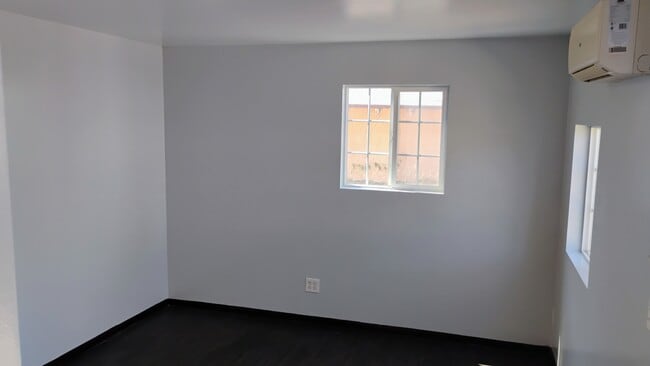 Photo - 425 S 6th St Unit Studio