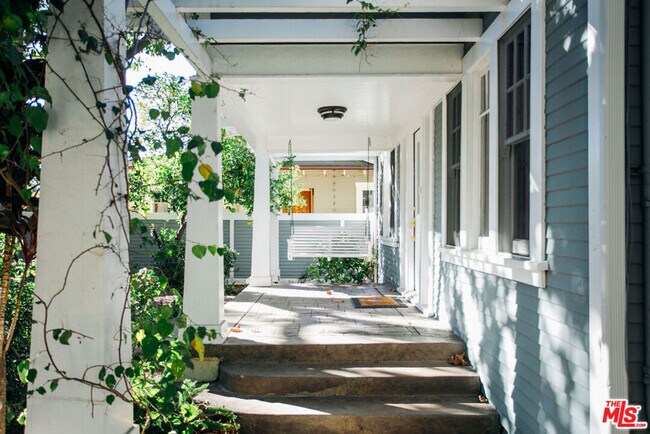 Photo - 13239 Addison St