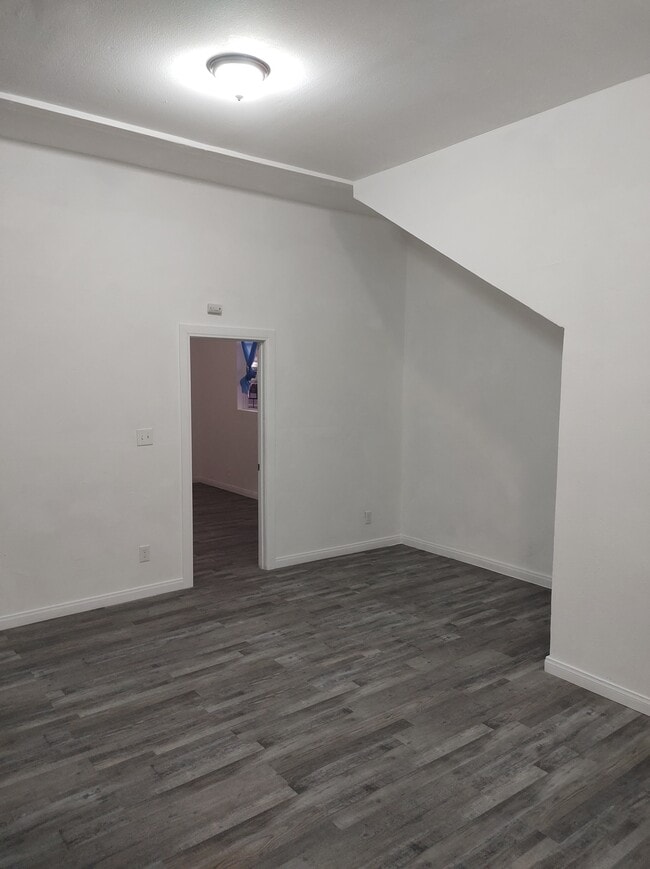 Photo - 307 E 81st St Unit 307 1/4