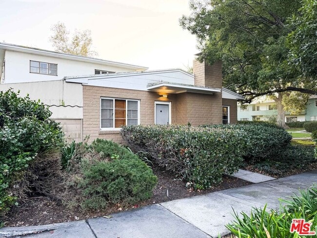 Building Photo - 5243 Village Green