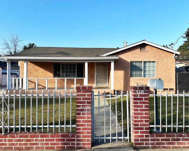 Building Photo - 437 E 8th St